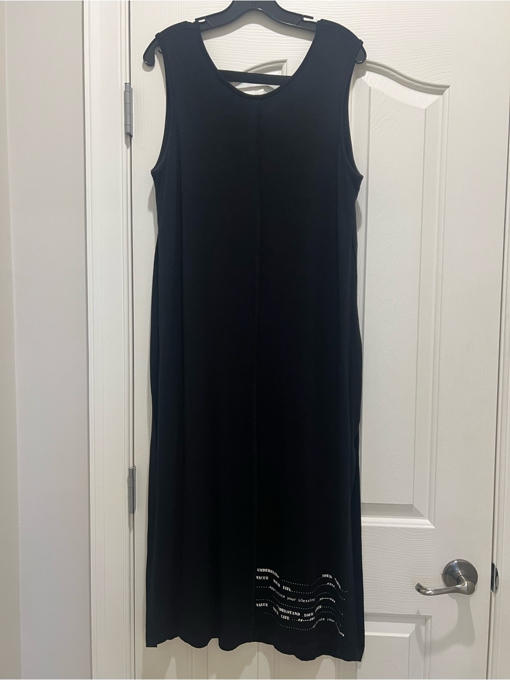 Luukaa Black Maxi Dress Sleeveless Knit
Read below details. This is not a basic.
